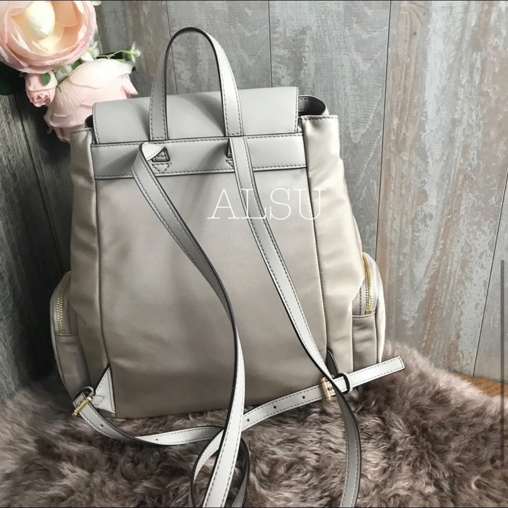 Michael Kors Abbey LG Cargo Backpack Cement BeigeW - Picture 4 of 7